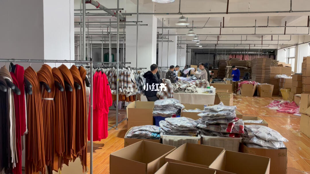 服裝工廠包裝車間與箱包銷售的協同運營之道